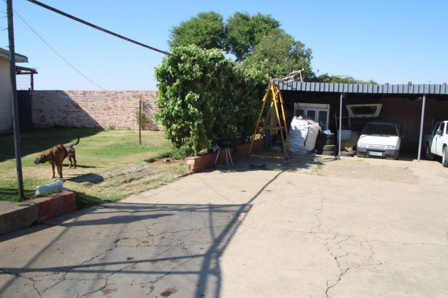 5 Bedroom Property for Sale in Lakeview Free State